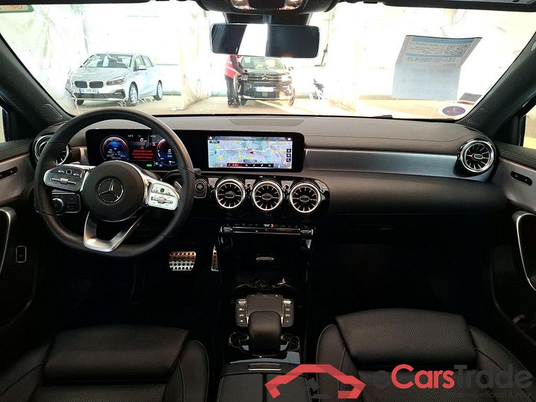 MERCEDES-BENZ Classe A Compact / 2018 / 5P / Berline A 250 e AMG Line 8G-DCT #5