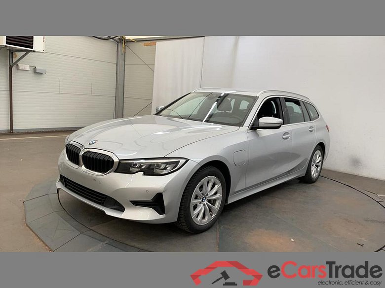 BMW 330e Plug-In Hybrid Aut. LED-Xenon LC-Pro Navi Hi-Fi Leather KeylessGo Klima PDC ... #1