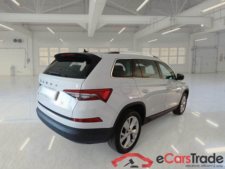 SKODA KODIAQ / 2016 / 5P / SUV 2.0 TDI EVO SCR STYLE DSG #2