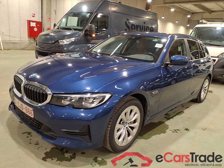 BMW 330e Plug-In Hybrid Aut. LED-Xenon LC-Pro Navi Hi-Fi Sport-Leather KeylessGo Camera Klima PDC ...