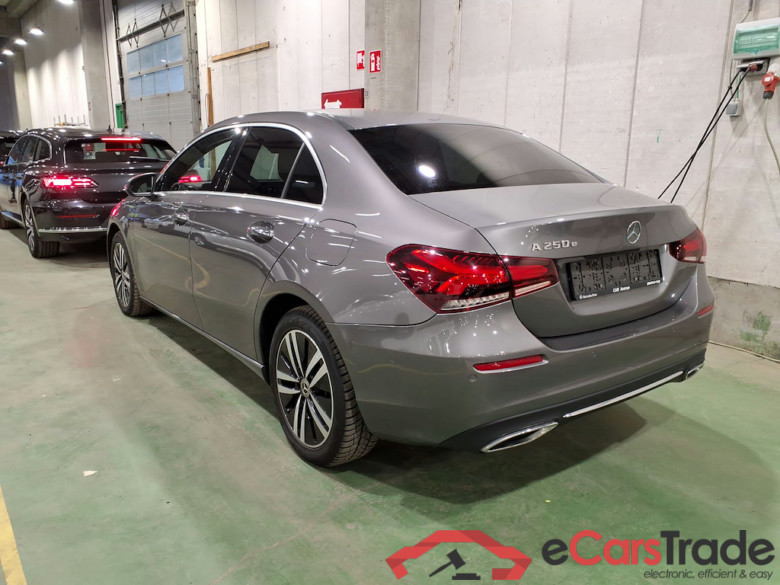 MERCEDES-BENZ A-CLASS LIMOUSINE 1.3 A 250 E BUSINESS SOLUTION DCT #2