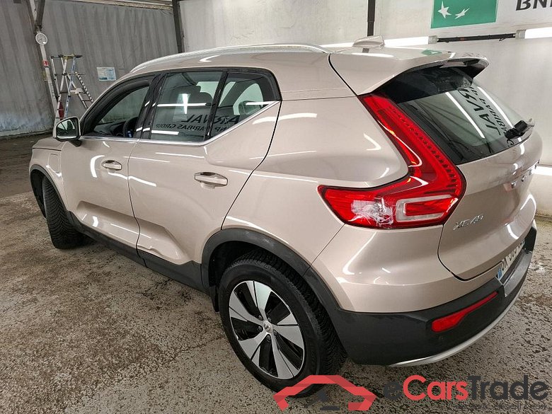 VOLVO XC40 / 2022 / 5P / SUV Recharge T4 211 DCT7 Start #2