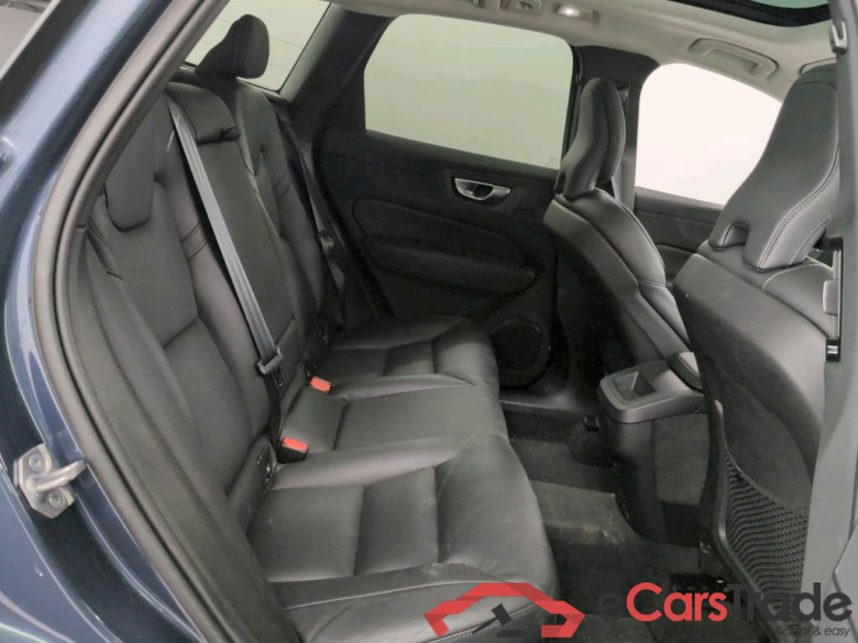 VOLVO XC60 2.0 B4 P MHEV MOMENTUM PRO AUTO #6