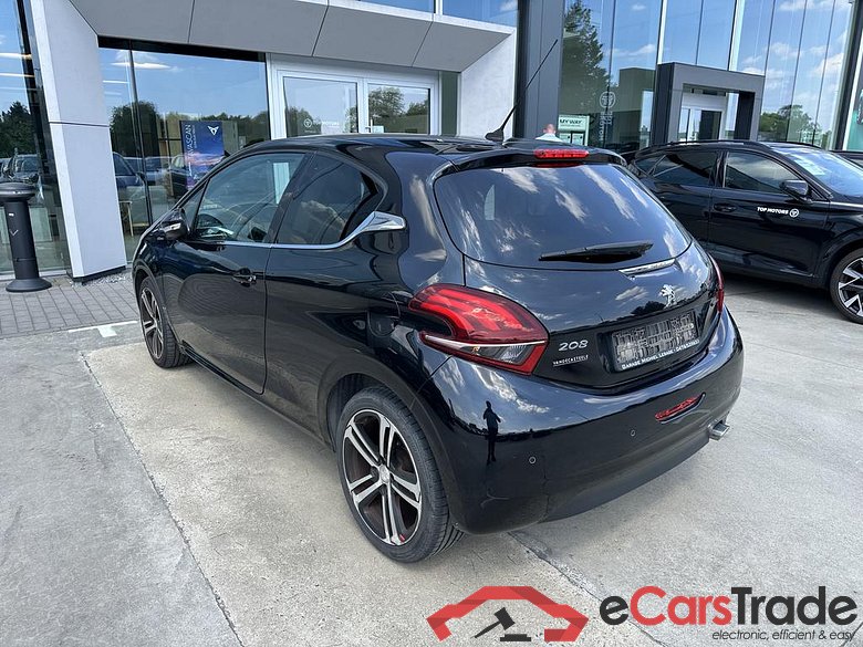 PEUGEOT 208 1.6 BlueHDi GT Line #3