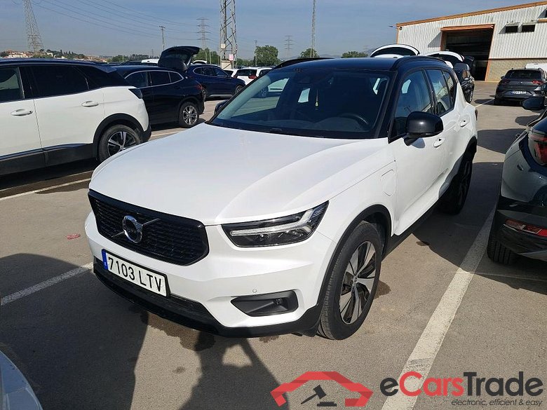 VOLVO XC40 / 2017 / 5P / todoterreno 1.5 T4 Twin Recharge R-Design Exp Auto #1