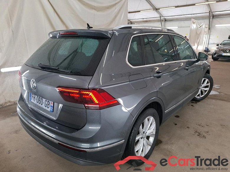 VOLKSWAGEN Tiguan / 2016 / 5P / SUV 1.5 TSI 150 EVO DSG7 Carat #3