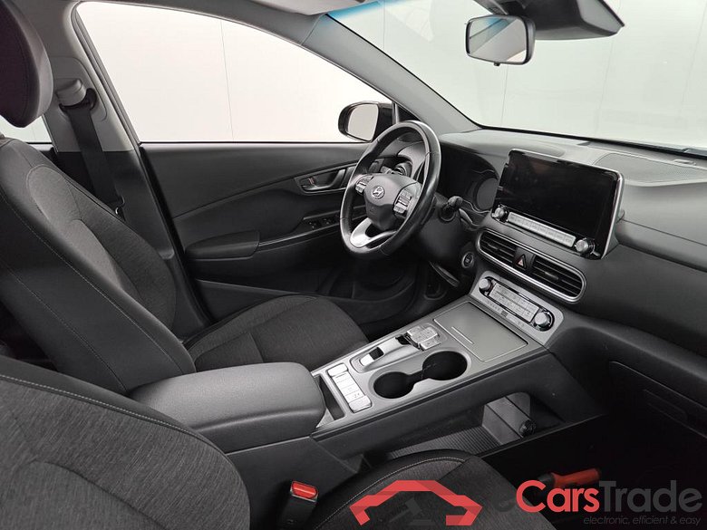 HYUNDAI Kona Comfort Smart Electric 64 kWh 5D #6