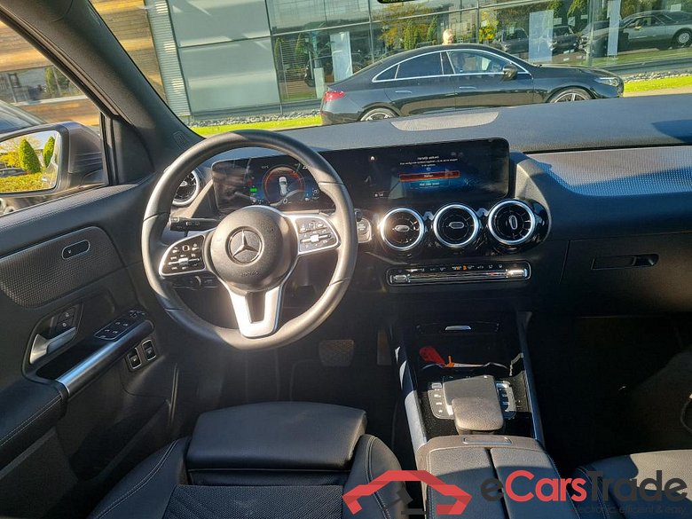 Mercedes GLA 250e Plug-In Hybrid Luxury Aut. LED-Xenon Widescreen Navi 1/2 Sport-Leather KeylessGo Camera Klima PDC ... #6