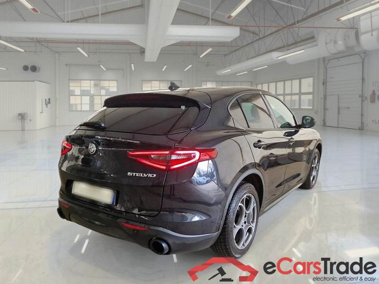 ALFA ROMEO STELVIO / 2017 / 5P / SUV 2.2 TD 190 CV SPRINT AT8 Q4 #2