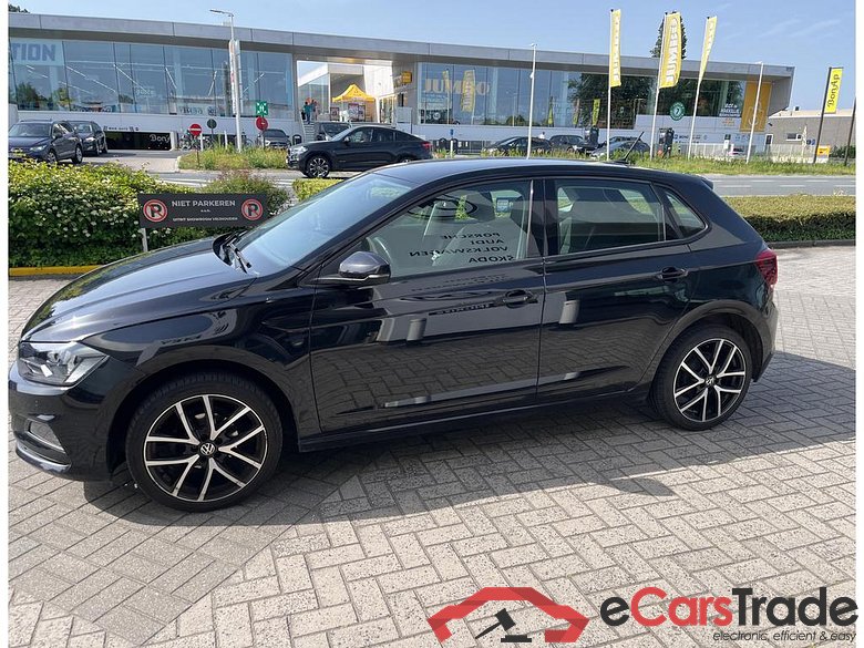 VOLKSWAGEN Polo Polo Comfortline 1.0 70 kW (95 ch) 5 vitesses manuel