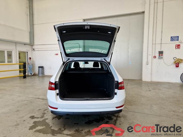SKODA SUPERB WAGON / 2019 / 5P / STATION WAGON 2.0 TDI EVO 110KW EXECUTIVE DSG #5