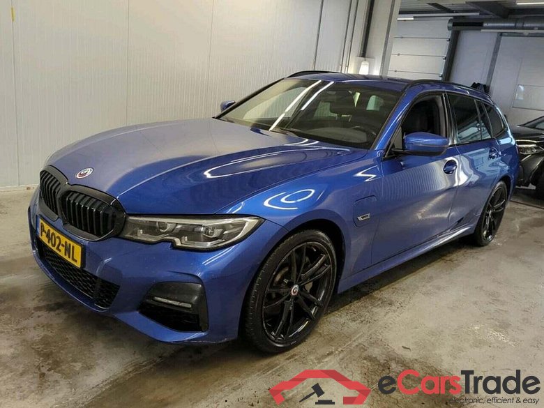 BMW 3-serie Touring 330e Bns Ed.P #1