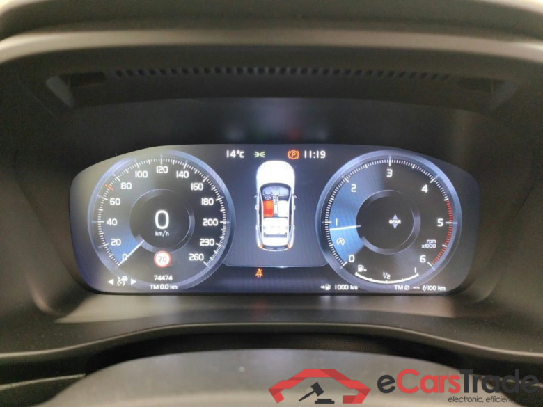 Volvo XC40 D3 R-Design 5d #6