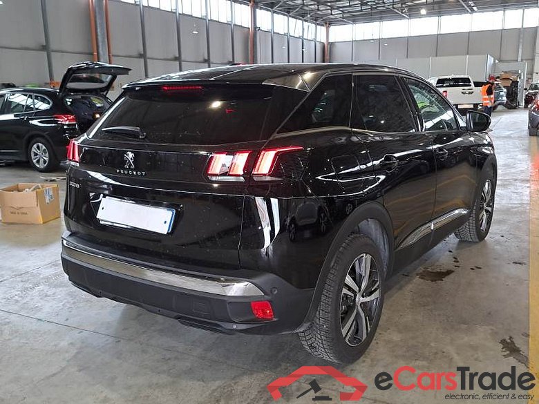 PEUGEOT 3008 / 2020 / 5P / SUV BLUEHDI 130 EAT8 SeS ALLURE #2
