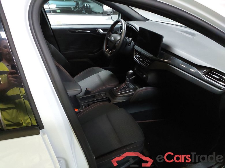 FORD Focus Berlina 1.0 Ecoboost 114KW 155CV S6.2 AutomÃ¡tico ST-LINE X(Winterpack) #3