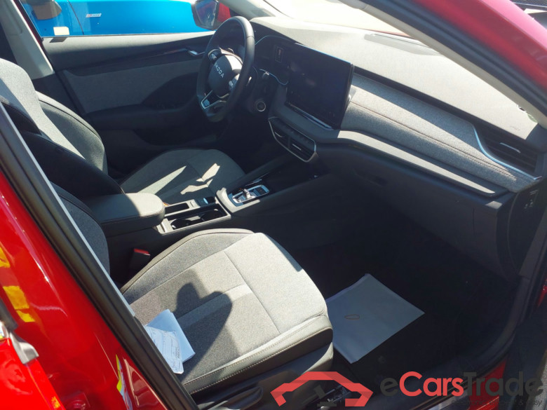 SKODA Octavia 2.0 TDI 110 kW (150CV) DSG 7 vel AutomÃ¡tico Combi Design(Pano-Roof + Winterpack) #3