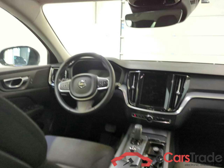 VOLVO V60 2.0 B3 Mom. Adv. #3