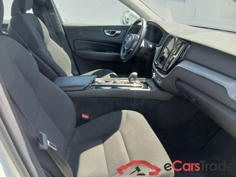 VOLVO XC60 / 2017 / 5P / todoterreno 2.0 B4 D Momentum Pro Auto #6