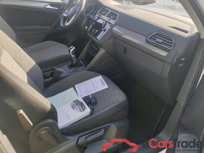 VOLKSWAGEN Tiguan Life 2.0 TDI 150 CV / 5P #6