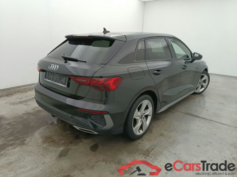 Audi A3 Sportback 2.0 30 TDi 85kW S line 5d #2