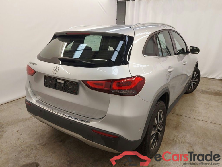 Mercedes GLA 200d Aut. LED-Xenon Widescreen Navi 1/2 Sport-Leather KeylessGo Klima PDC ... #3
