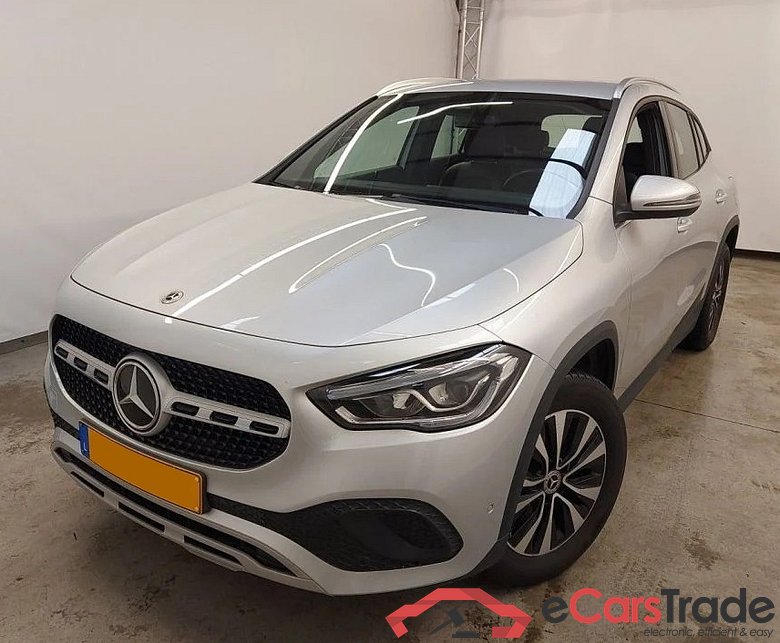 Mercedes GLA 200d Aut. LED-Xenon Widescreen Navi 1/2 Sport-Leather KeylessGo Klima PDC ... #1