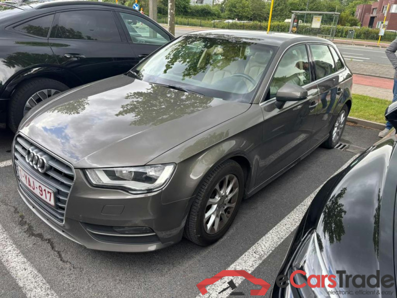AUDI A3 Sportback Dsl A3 Sportback 1.6 TDi ultra Attraction #1