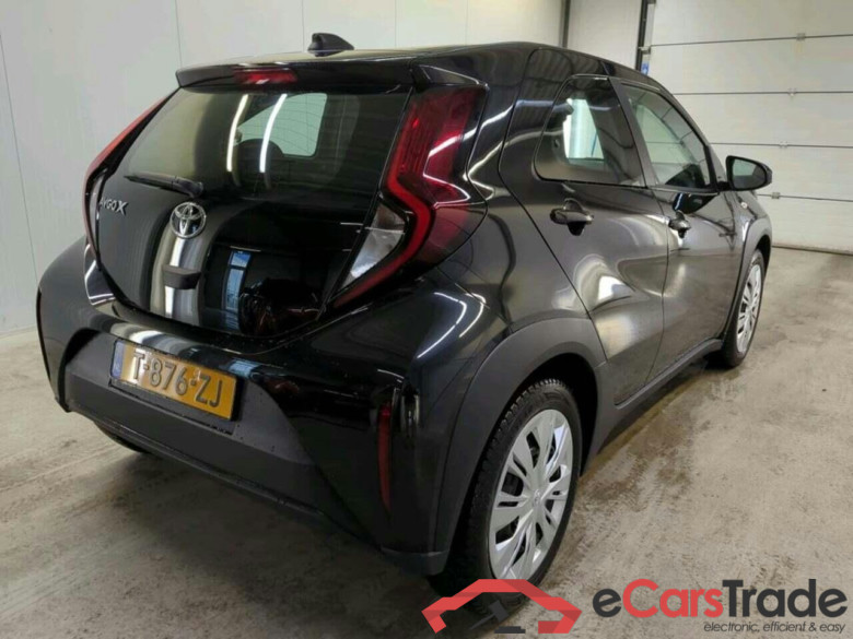 TOYOTA Aygo X 1.0 VVT-i MT Play #2