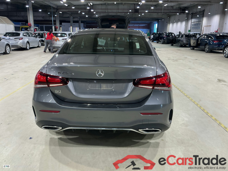 MERCEDES-BENZ A-Klasse 1.3 A 250 E DCT #5