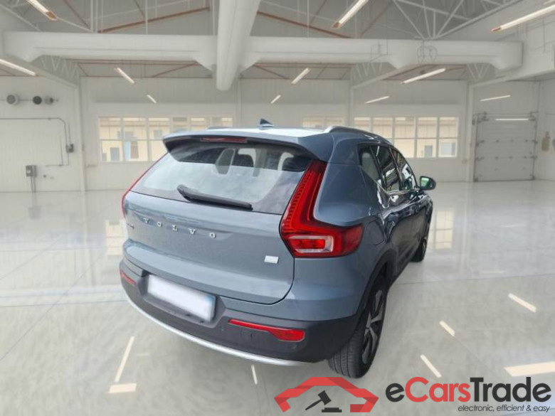 VOLVO XC40 / 2021 / 5P / SUV T4 RECHARGE PLUG-IN AUTO CORE #2