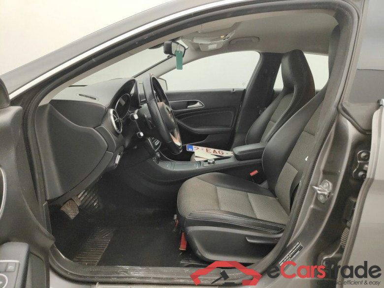 Mercedes-Benz CLA Shooting Brake CLA 180 DCT 5d #3