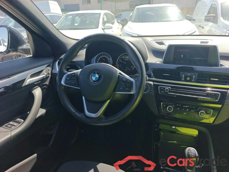BMW X2 / 2017 / 5P / todoterreno sDrive18d #3