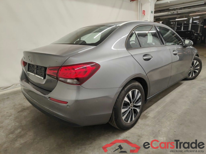 Mercedes-Benz A-Klasse Limousine A 180d DCT Business Solution 4d #2