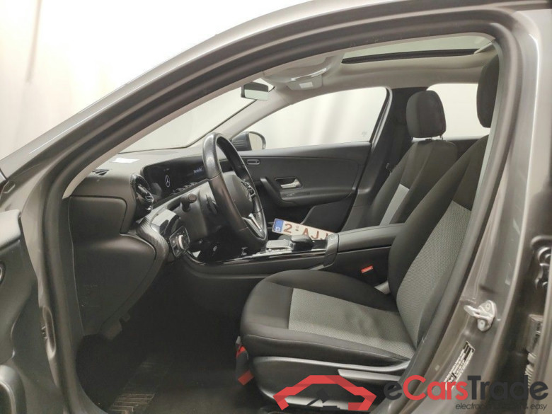 Mercedes-Benz A-Klasse Limousine A 180d DCT Business Solution 4d #3