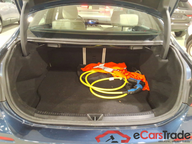 MERCEDES-BENZ A-CLASS LIMOUSINE 1.3 A 250 E BUSINESS SOLUTION DCT #3