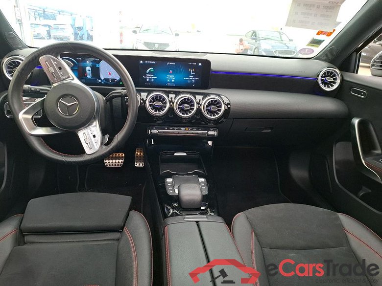 MERCEDES-BENZ Classe A Compact / 2018 / 5P / Berline A 200 AMG Line 7G-DCT #5