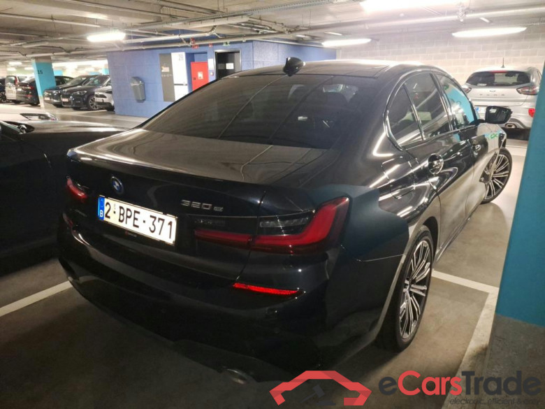 BMW - BMW 3 BERLINE 320e 204PK Business Edition M Sport Pack With Vernasca Sport Seats & Comfort & Electric Sliding Roof * HYBRID * #2