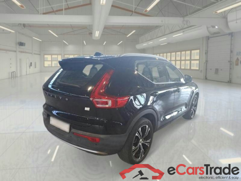 VOLVO XC40 / 2017 / 5P / FUORISTRADA T4 PLUG-IN HYBRID AUTO RECHARGE INSCR N1 #2