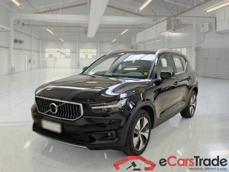 VOLVO XC40 / 2017 / 5P / SUV T4 PLUG-IN HYBRID AUTO RECH INSCRIP EXPR #1