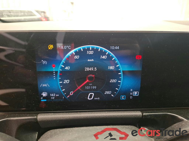 MERCEDES-BENZ GLA / 2020 / 5P / SUV 2.0 GLA 200 D BUSINESS LINE DCT #6