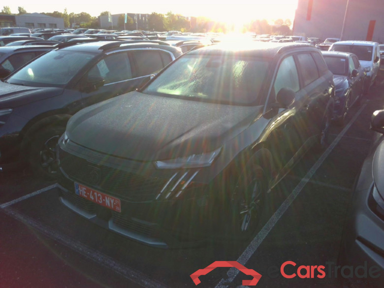 Peugeot 5008 Allure Hybrid 145 ch e-DCS6 #1