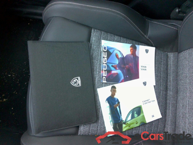 Peugeot 5008 Allure Hybrid 145 ch e-DCS6 #6