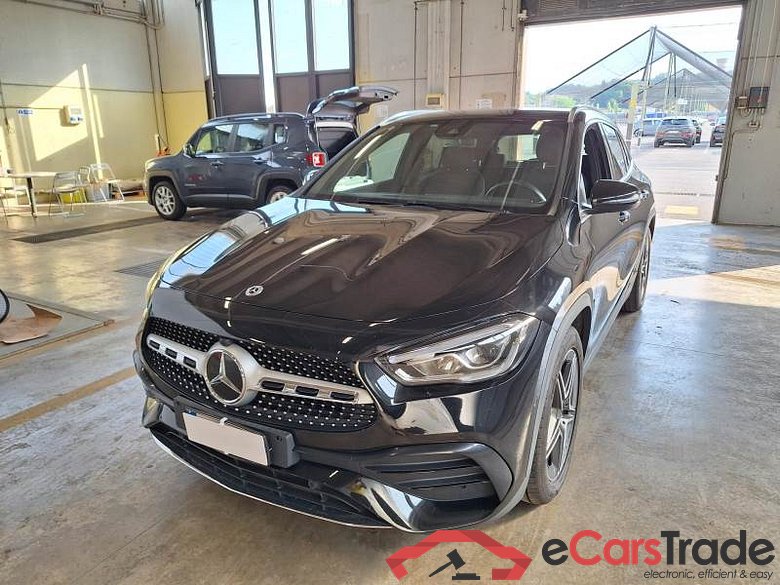 MERCEDES-BENZ GLA / 2020 / 5P / CROSSOVER GLA 200 D AUTOMATIC 4MATIC PREMIUM