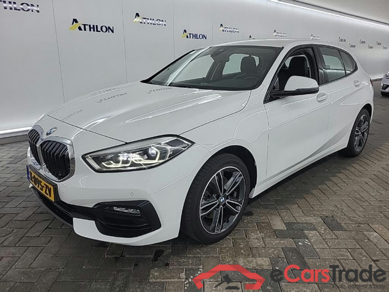 BMW 1-serie 118iA 5D 100kW #1
