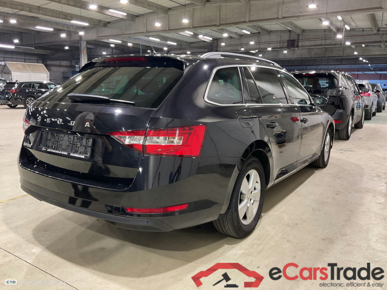 SKODA SUPERB COMBI DIESEL - 2019 2.0 CR TDi Ambition #4