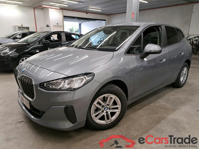 BMW 218d Active Tourer Aut. LED LC-Pro Navi-Pro KeylessGo Camera Klima PDC ...