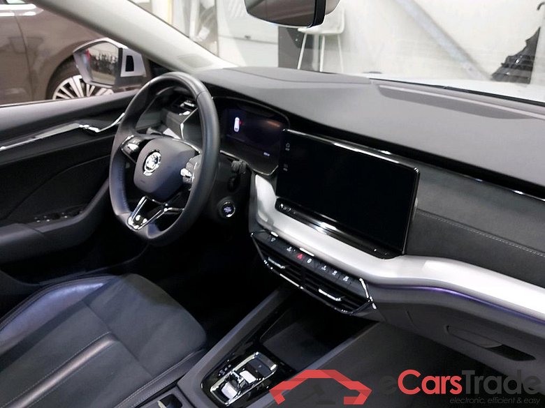SKODA - SKO OCTAVIA COMBI 1.0 TSI eTec 110PK DSG7 Clever+ With Head Up & Auxiliary Heater & Suede Leather Seats & Heated Multfunc Steering Wheel & Foldable Trailer Hook  * PETROL * #3