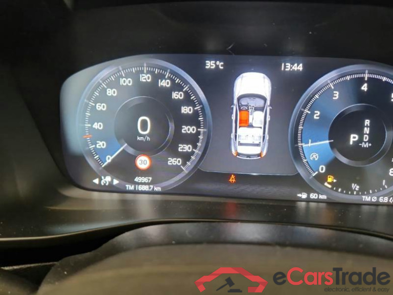 VOLVO XC40 / 2021 / 5P / SUV T2 AUTOMATICO CORE #4