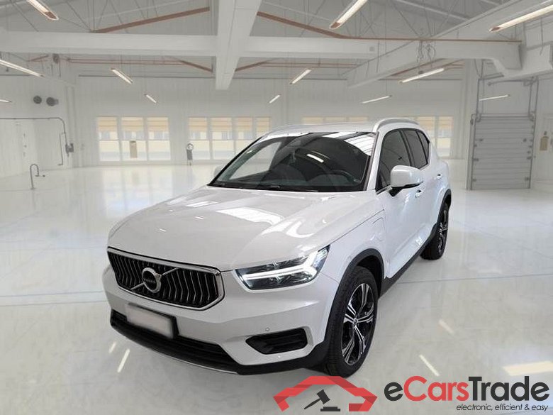 VOLVO XC40 / 2017 / 5P / FUORISTRADA T4 PLUG-IN HYBRID AUTO RECH INSC EXPR N1