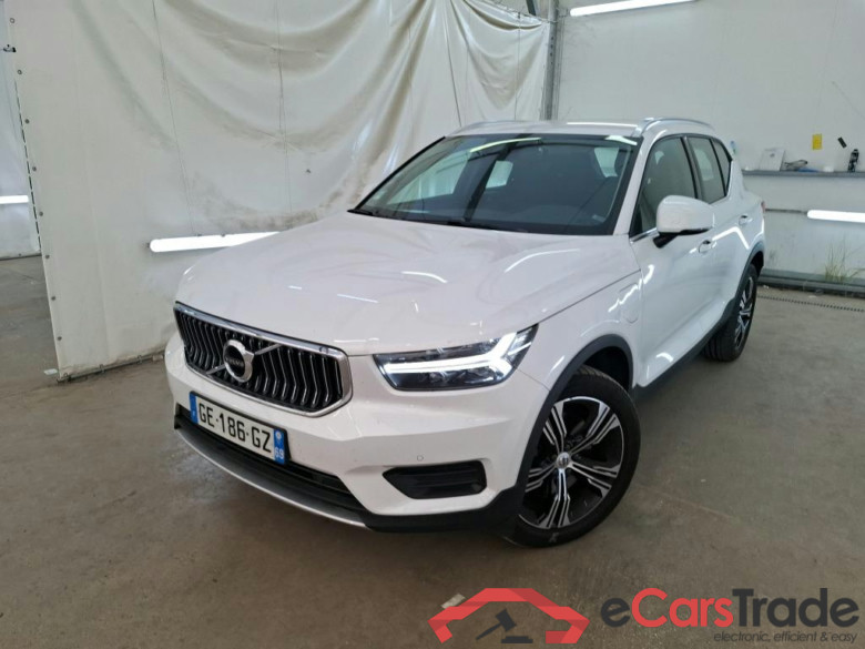 VOLVO XC40 / 2017 / 5P / SUV Recharge T4 211 DCT7 Inscription Busi #1